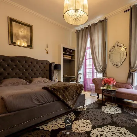 Terrasse Royale Au Coeur De Нант