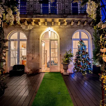 Terrasse Royale Au Coeur De Nantes