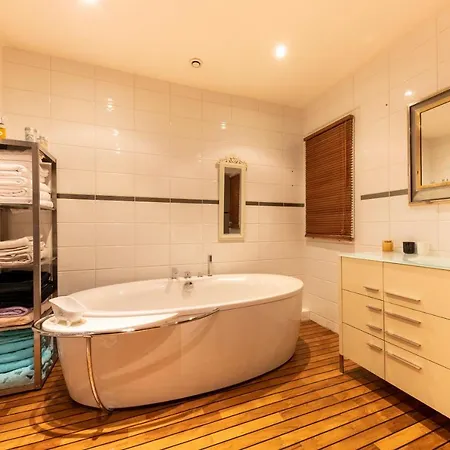 Terrasse Royale Au Coeur De *