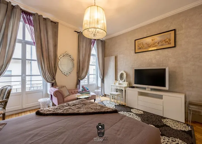 Terrasse Royale Au Coeur De Nantes